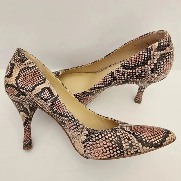 Vince Camuto Women Pointed Toe Slip On Snake Embossed Leather High Heels, sz 8.5 - Picture 16 of 16